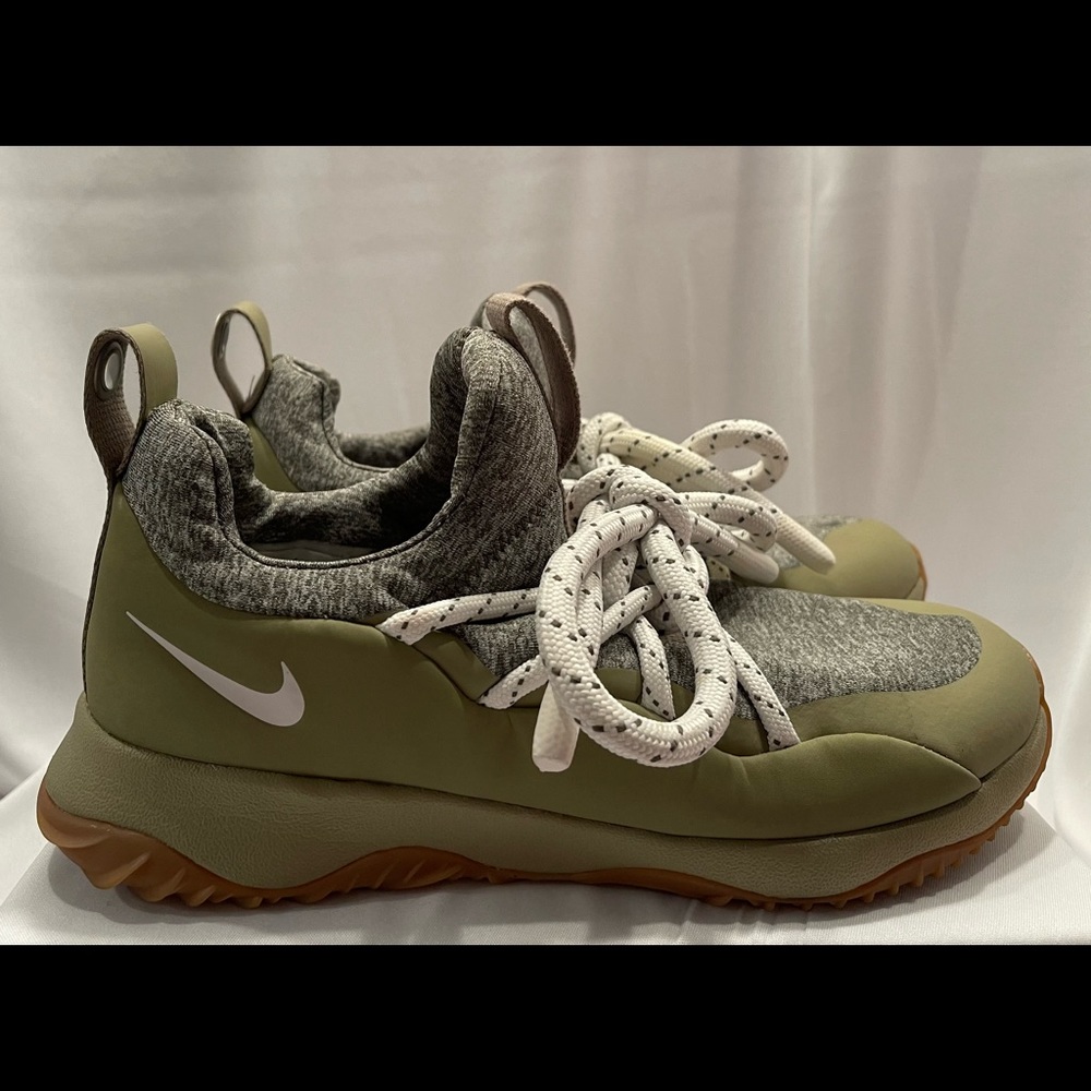 Retro Nike Women’s 7.5
